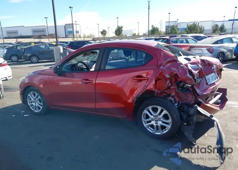 2018 Toyota Yaris Ia из США, поврежденный, VIN 3MYDLBYV1JY317976